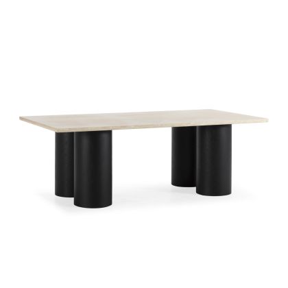 Mesa de comedor de diseño moderno con sobre de mármol travertino crema y patas de madera de roble en negro.
