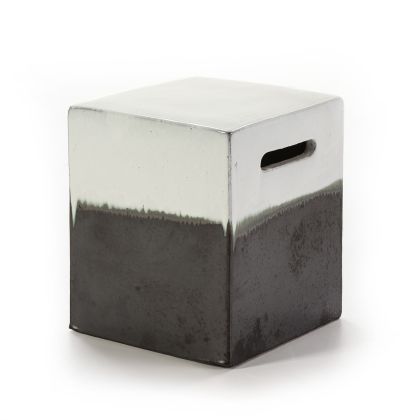 Taburete hecho de Gres en Blanco y Gris.