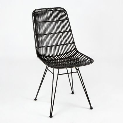 Silla Tropical de Mimbre y Metal Negro.