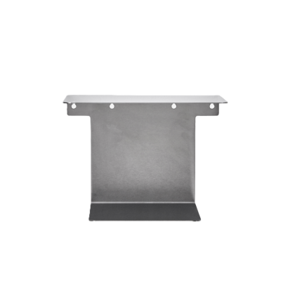 Estante industrial moderno en acero inoxidable plateado.
