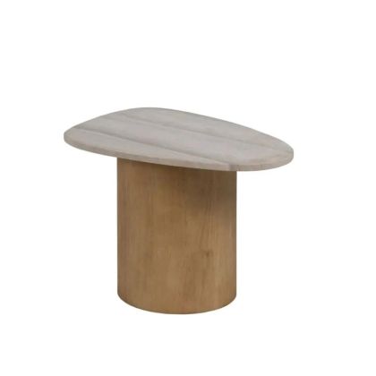 Mesa auxiliar nórdica moderna con sobre de mármol blanco y base de madera de roble natural.