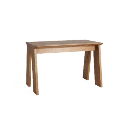Escritorio nórdico en madera mindi marrón.