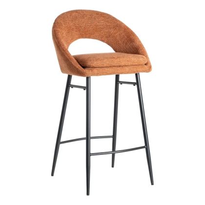 Taburete moderno tono calabaza en tejido y patas de metal negro.