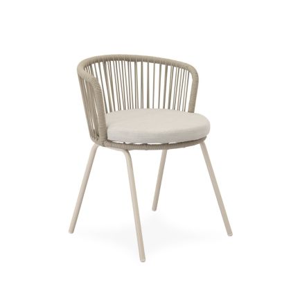 Silla de exterior étnica en acero galvanizado, cuerda    beige y cojín en tejido gris claro.