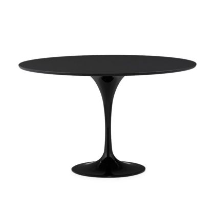 Mesa de comedor moderna con sobre en dm y base de aluminio negro.