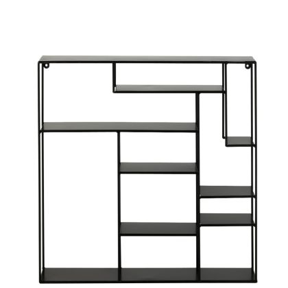 Estantería de pared industrial en metal negro.