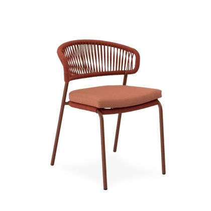 Silla de exterior étnica en acero galvanizado, cuerda   y cojín en tejido terracota.