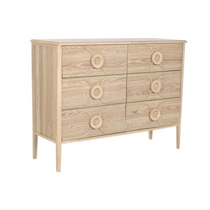 Cómoda nórdica en madera de abeto y rejillas de ratán natural.