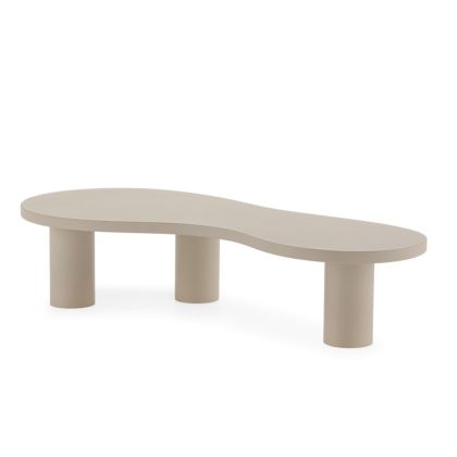 Mesa de centro en stoneskin color topo.