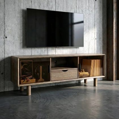 Mueble de TV en madera de caucho marrón y cristal templado.