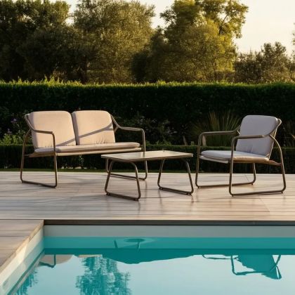 Set de sofá, sillones y mesa de centro de jardín estilo nórdico.
