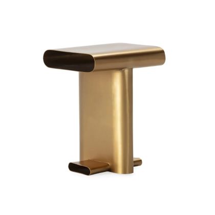 Mesa auxiliar tubular art decó en metal satinado dorado.