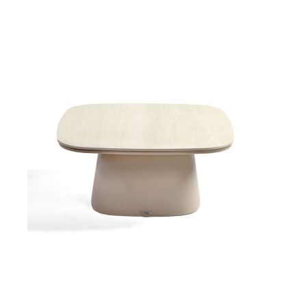 Mesa de centro nórdica en aluminio arena con sobre de cerámica blanca.