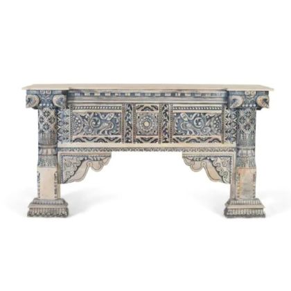 Consola oriental en madera de mango azul y blanco decapado.