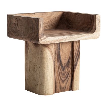 Silla en madera de suar marrón.