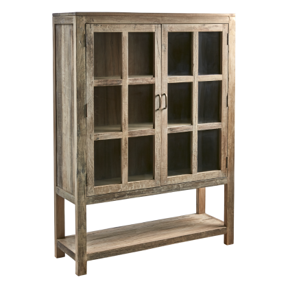 Vitrina en madera reciclada natural y cristal con tiradores en dorado.