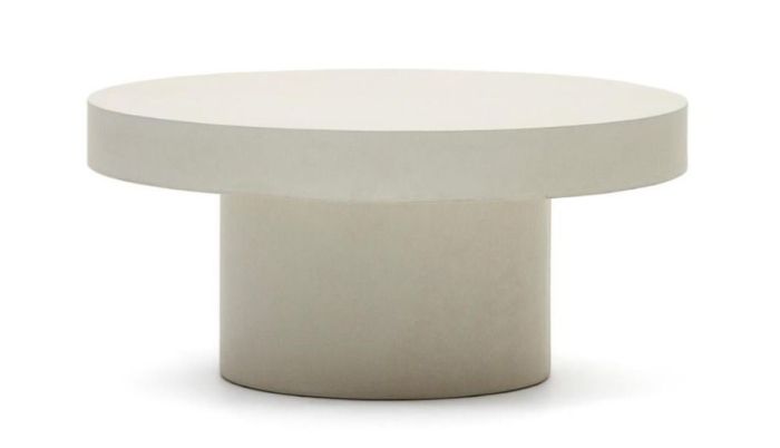La mesa centró redonda está confeccionada en cemento Aiguablava de 90 centímetros.