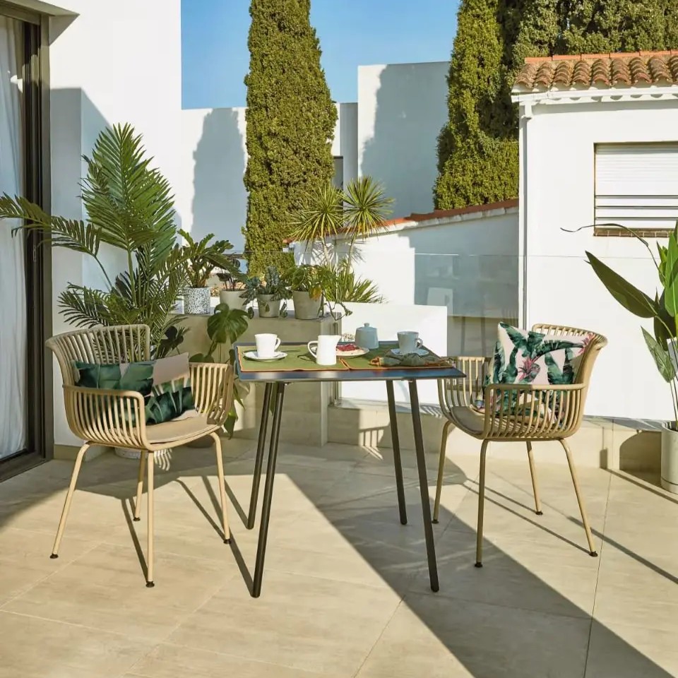 Sillas jard&iacute;n de dise&ntilde;o para porche, piscina y espacios exteriores con estilo mediterr&aacute;neo
